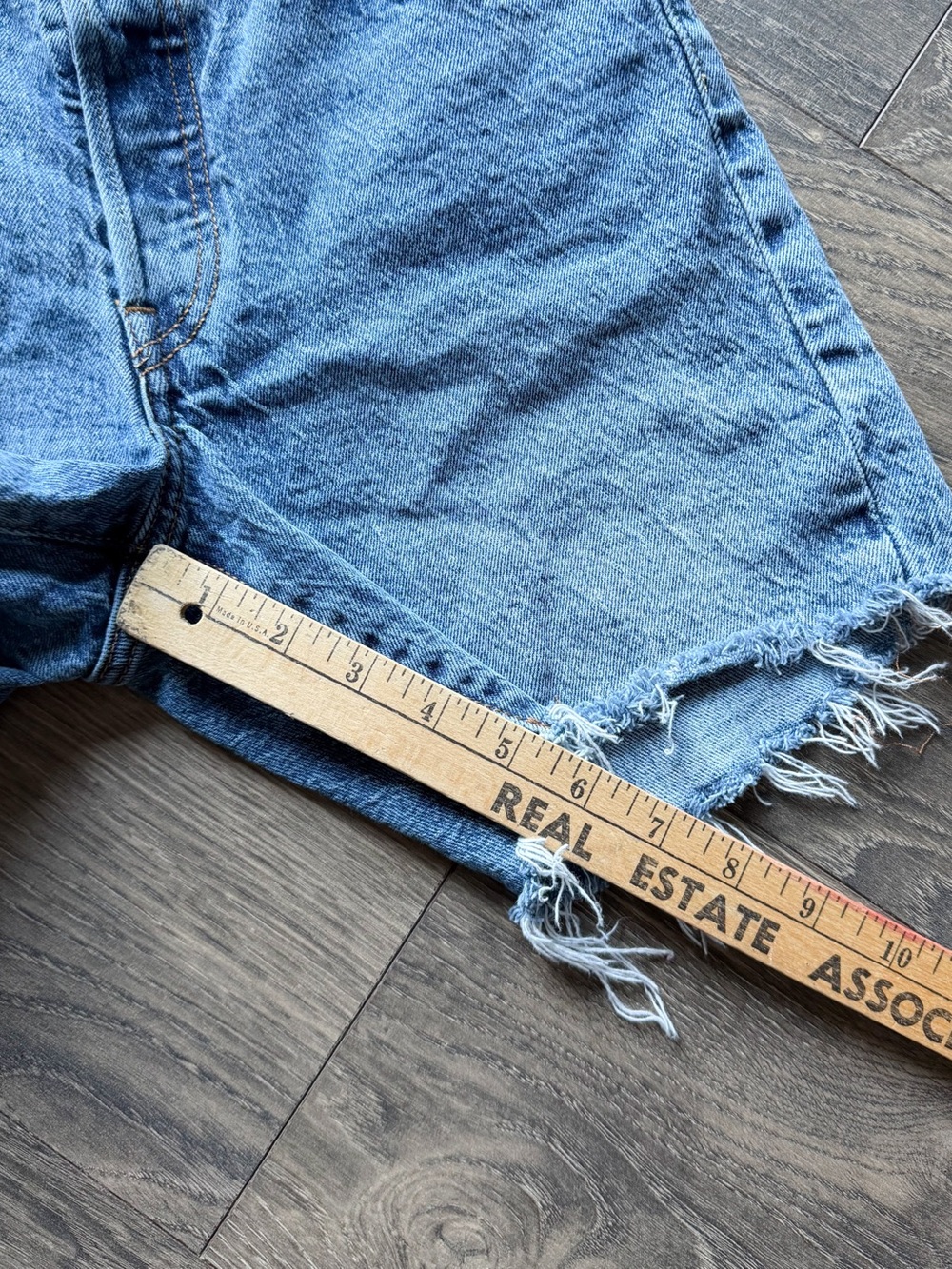 Levi's 501 Women's W25 Denim Cutoff Shorts Distressed Raw Hem Button Fly Blue - Picture 7 of 8